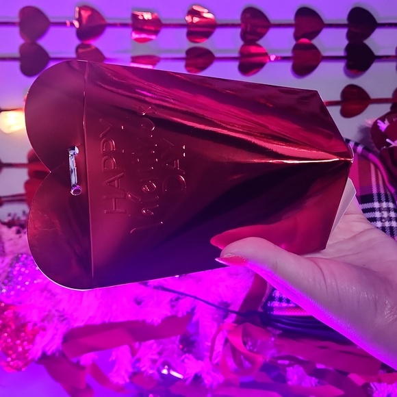 Accessories - 💕PICK-A-COLOR HEART SHAPE TREAT BOX